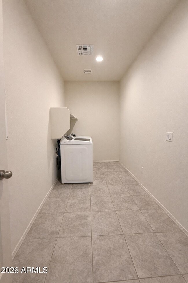 Building Photo - 5032 S 251st Dr