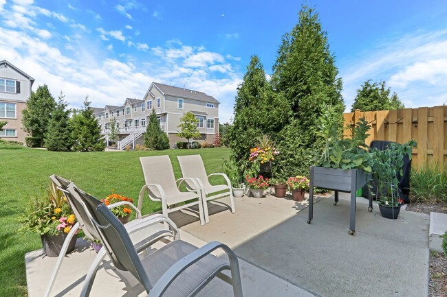 Building Photo - 3227 N Heritage Ln