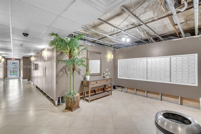 Building Photo - 13155 Ixora Ct