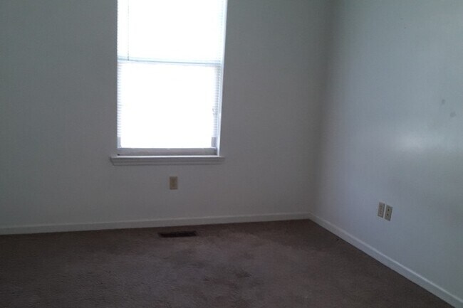 Building Photo - 538 Nova St