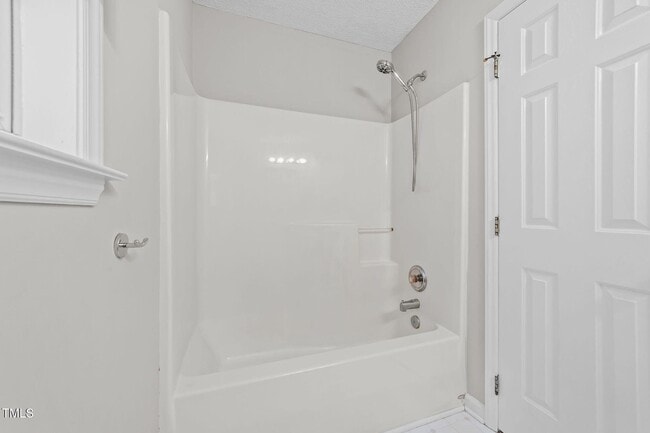 Building Photo - 108 Tarlow Ct