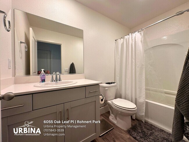 Building Photo - 6055 Oak Leaf Pl
