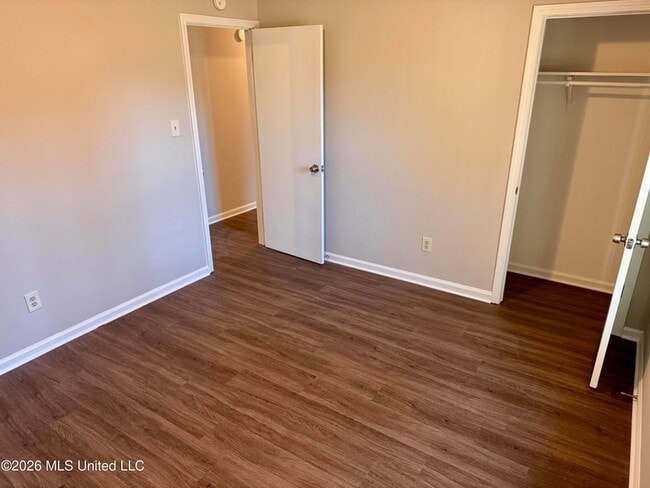 Building Photo - 900 Clarington Dr