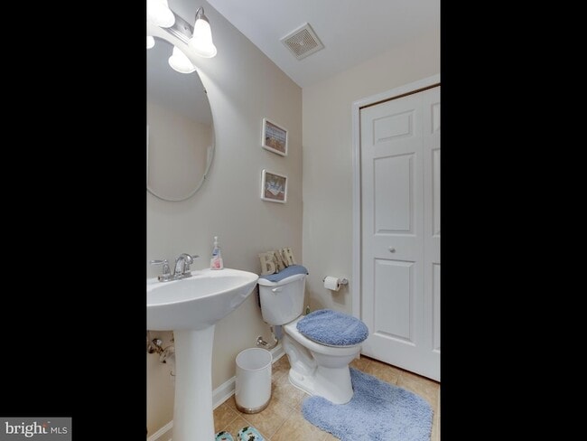 Building Photo - 8022 Forest Ridge Dr