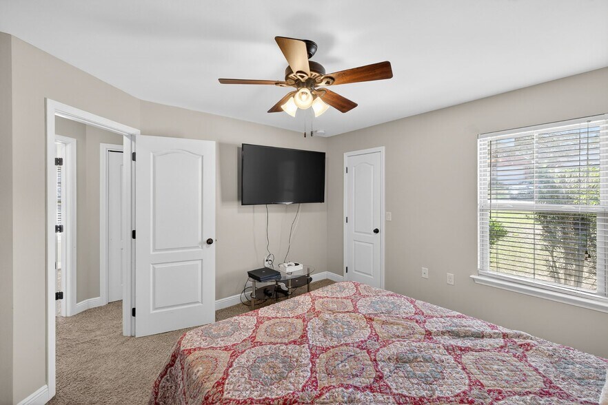 Building Photo - 118 Trailwood Ln