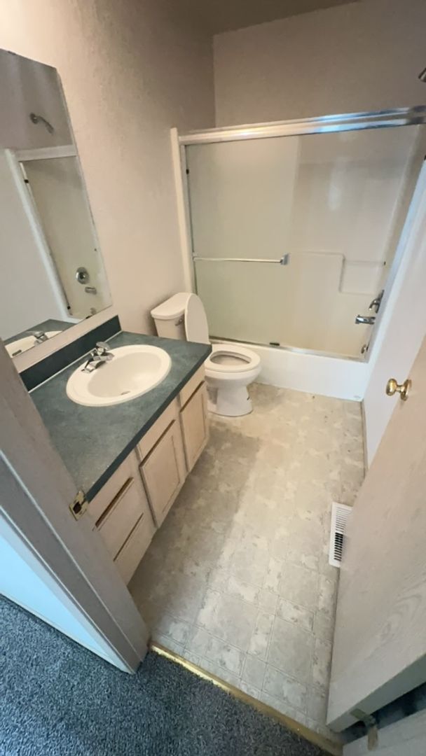 Building Photo - 15325-15327 Berry Valley Rd SE