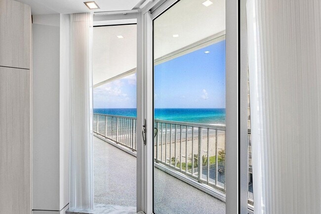 Building Photo - 3211 S Ocean Blvd
