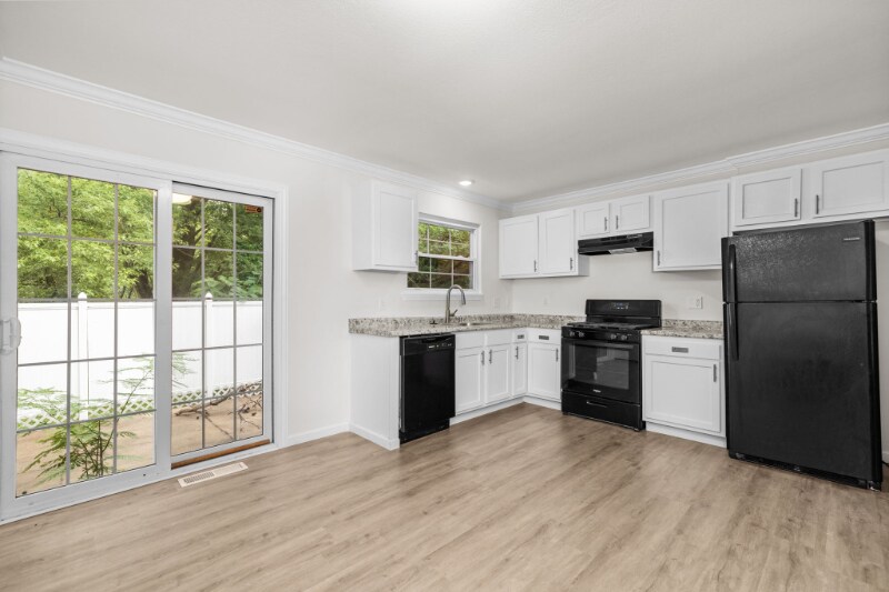 Building Photo - 1392 Langholm Dr