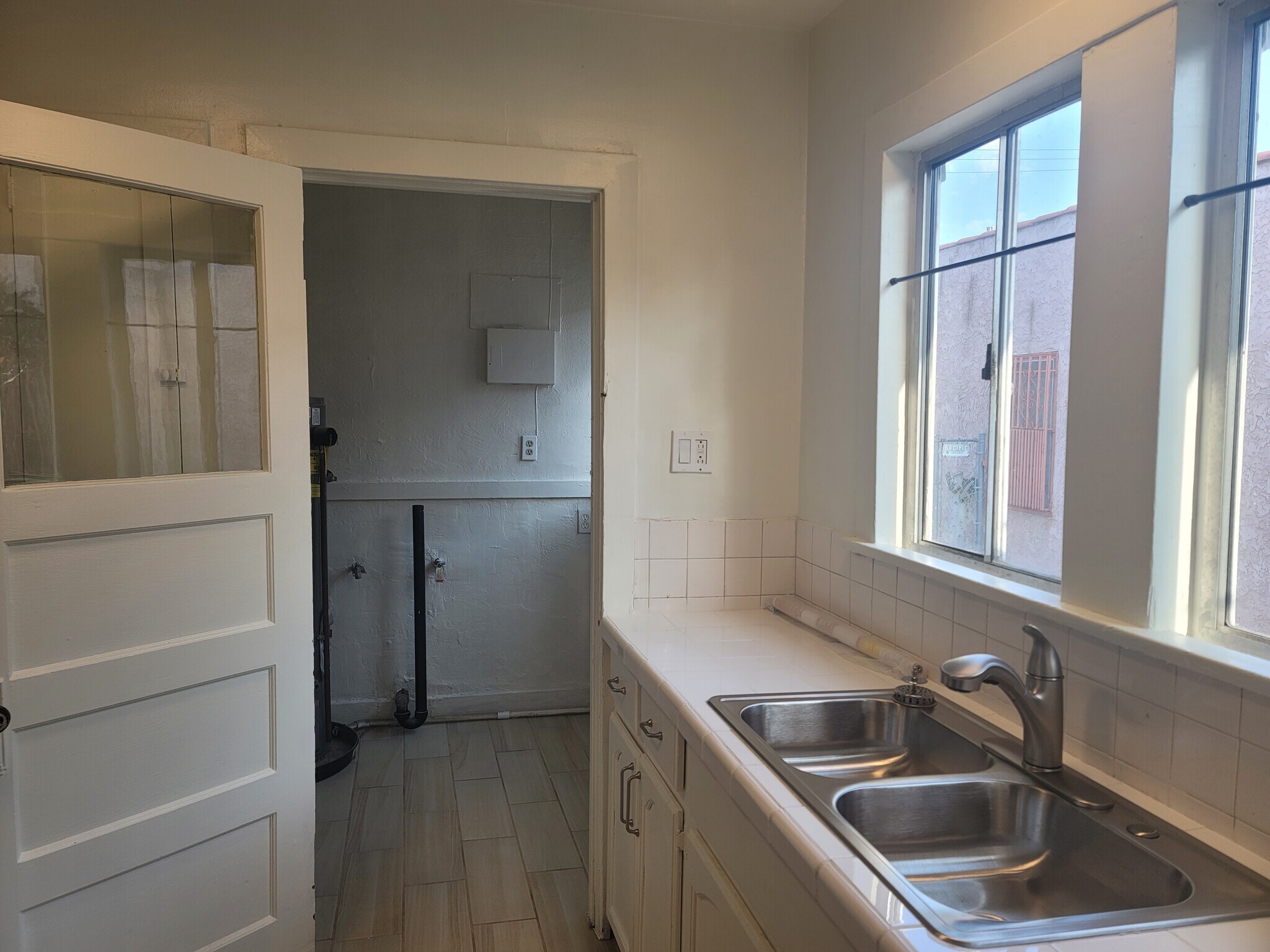 Kitchen - 4427 4th Ave