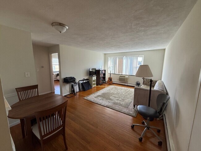 Building Photo - 24 Patten St