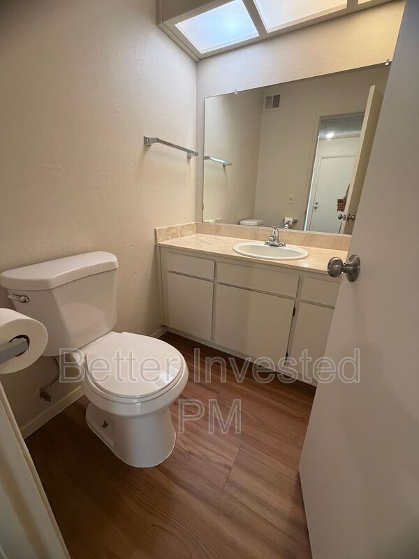 Building Photo - 2808 Tachevah Dr