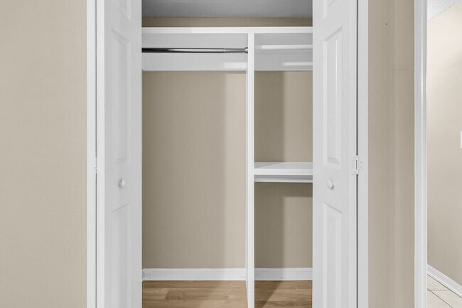 Building Photo - Charming 2BR/2BA Condo with Water Views in Sought-After Montclair – Mount Pleasant, SC