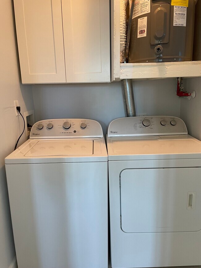 Washer and dryer included! With storage space - 7669 SE James St