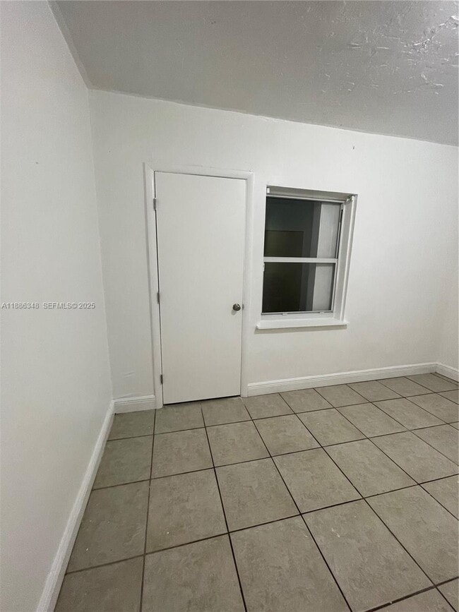 Building Photo - 5921 SW 62nd St