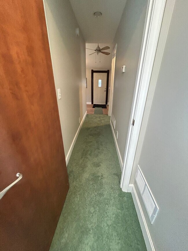 Building Photo - 909-911 Connecticut