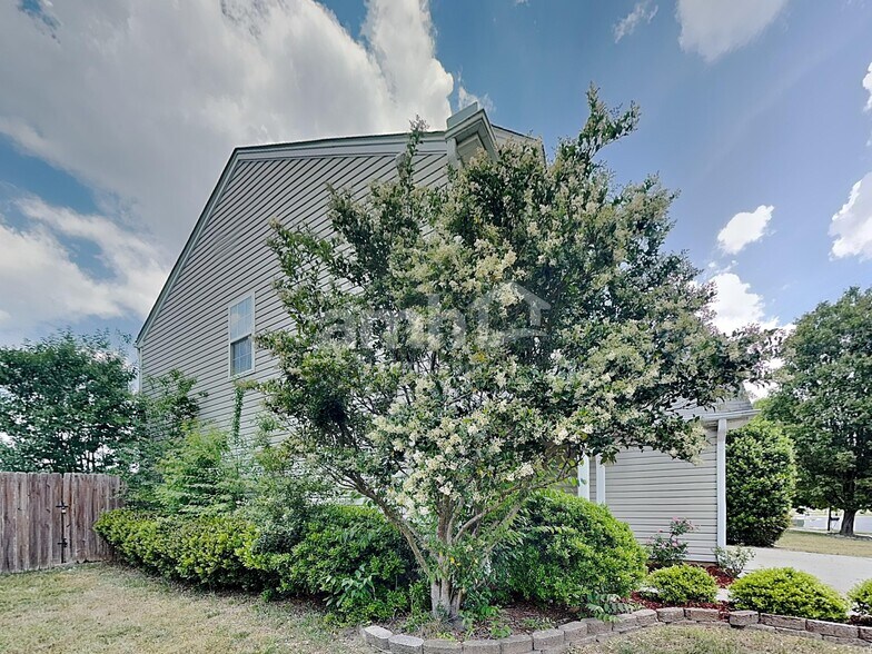 Building Photo - 1003 William Clark Trl