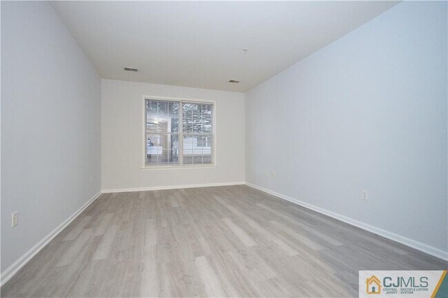 Building Photo - 636 St Andrews Pl