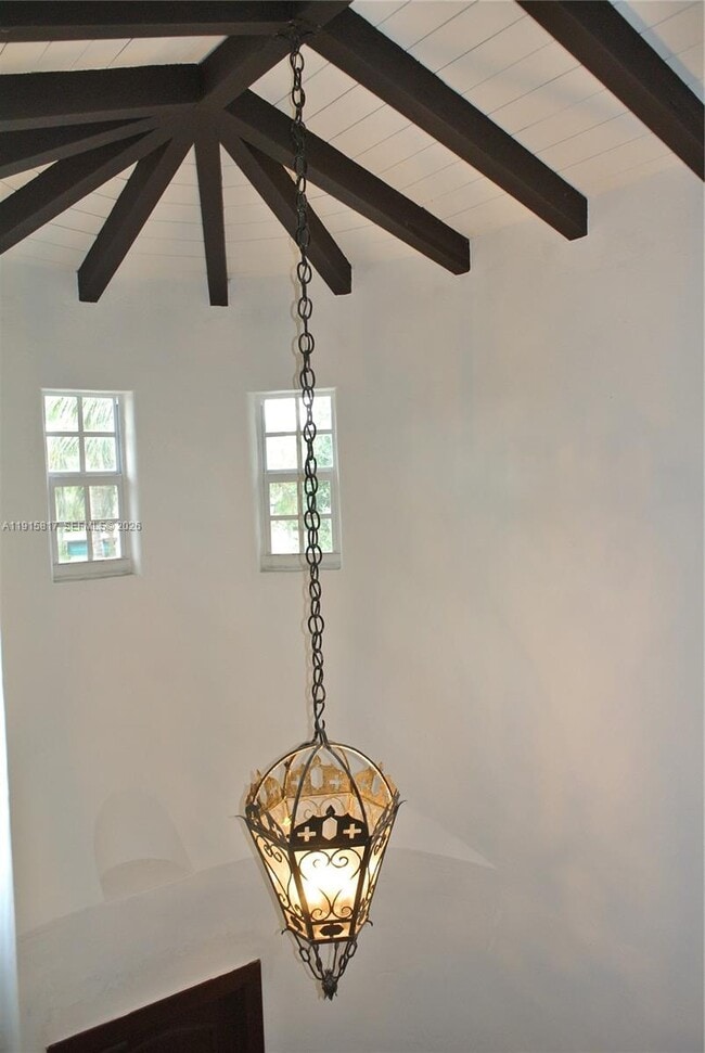 Building Photo - 5835 La Gorce Dr