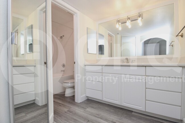 Building Photo - 5104 N 32nd St