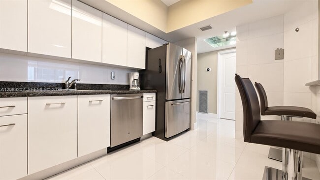 Building Photo - 9455 Collins Ave