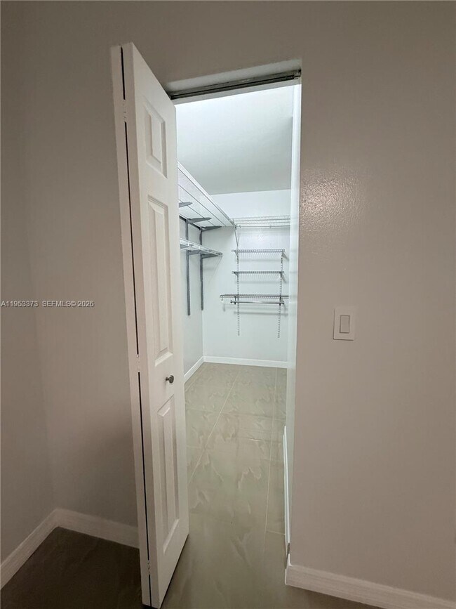 Building Photo - 20730 NE 8th Ct