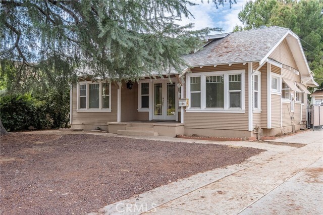Building Photo - 809 E Colton Ave