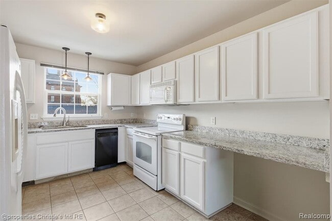 Building Photo - 1050 18th St