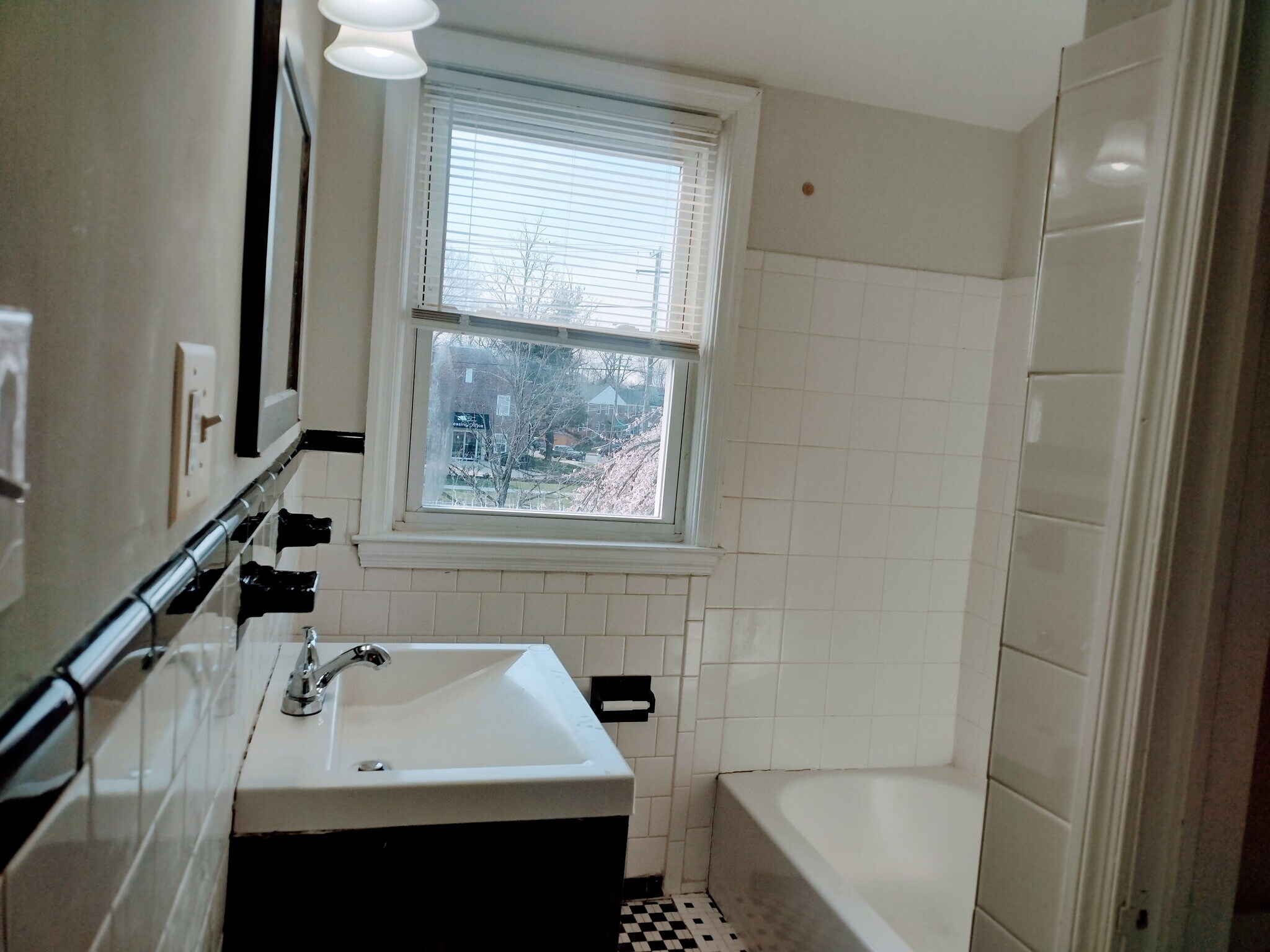 Building Photo - 8404 Loch Raven Blvd