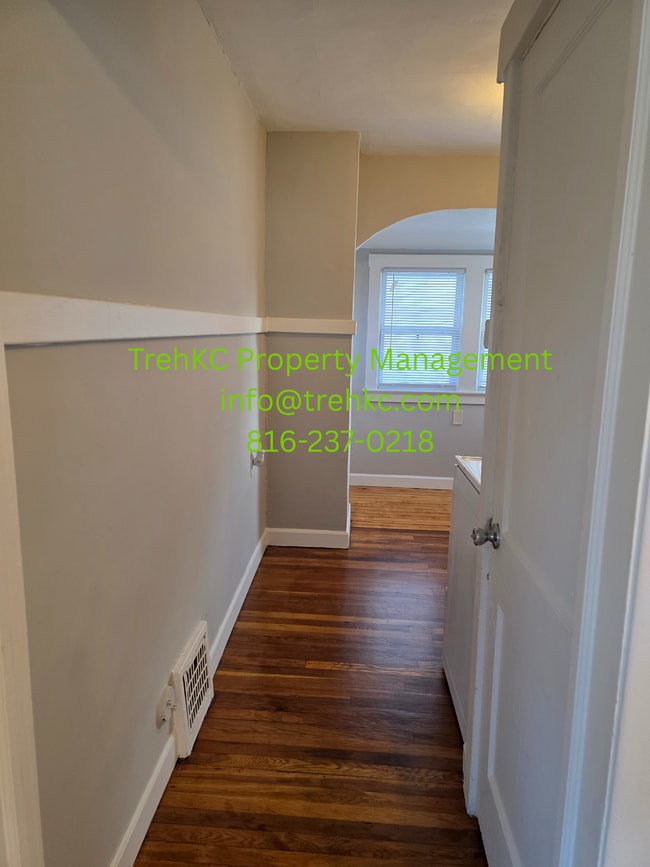 Building Photo - 5112 Olive St