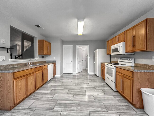 Building Photo - Beautiful Townhome for Lease in Covington