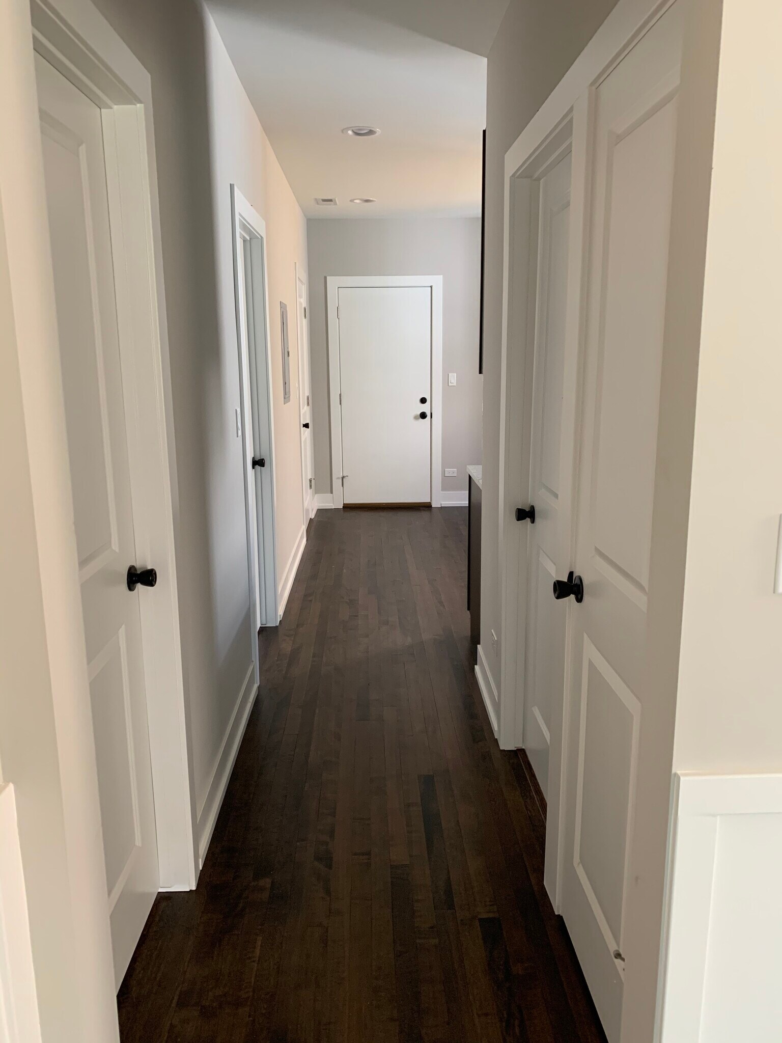 Building Photo - 5315 W Montrose Ave