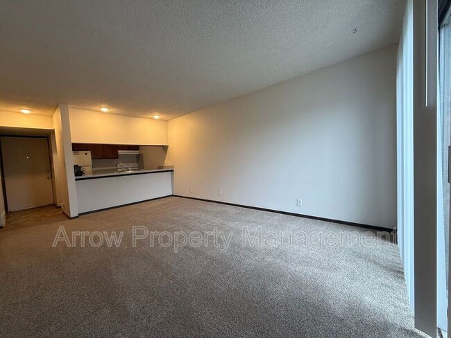 Building Photo - 4541 Tranquility Dr