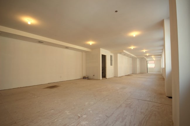 Building Photo - 670 Myrtle Ave