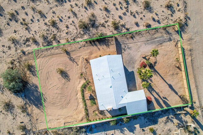 Building Photo - Beautifully Updated Home