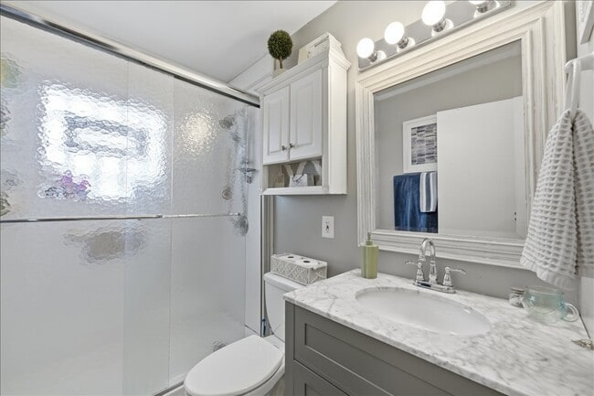 Building Photo - 321 Grant Ave