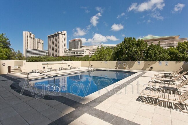 Building Photo - 1717 Ala Wai Blvd