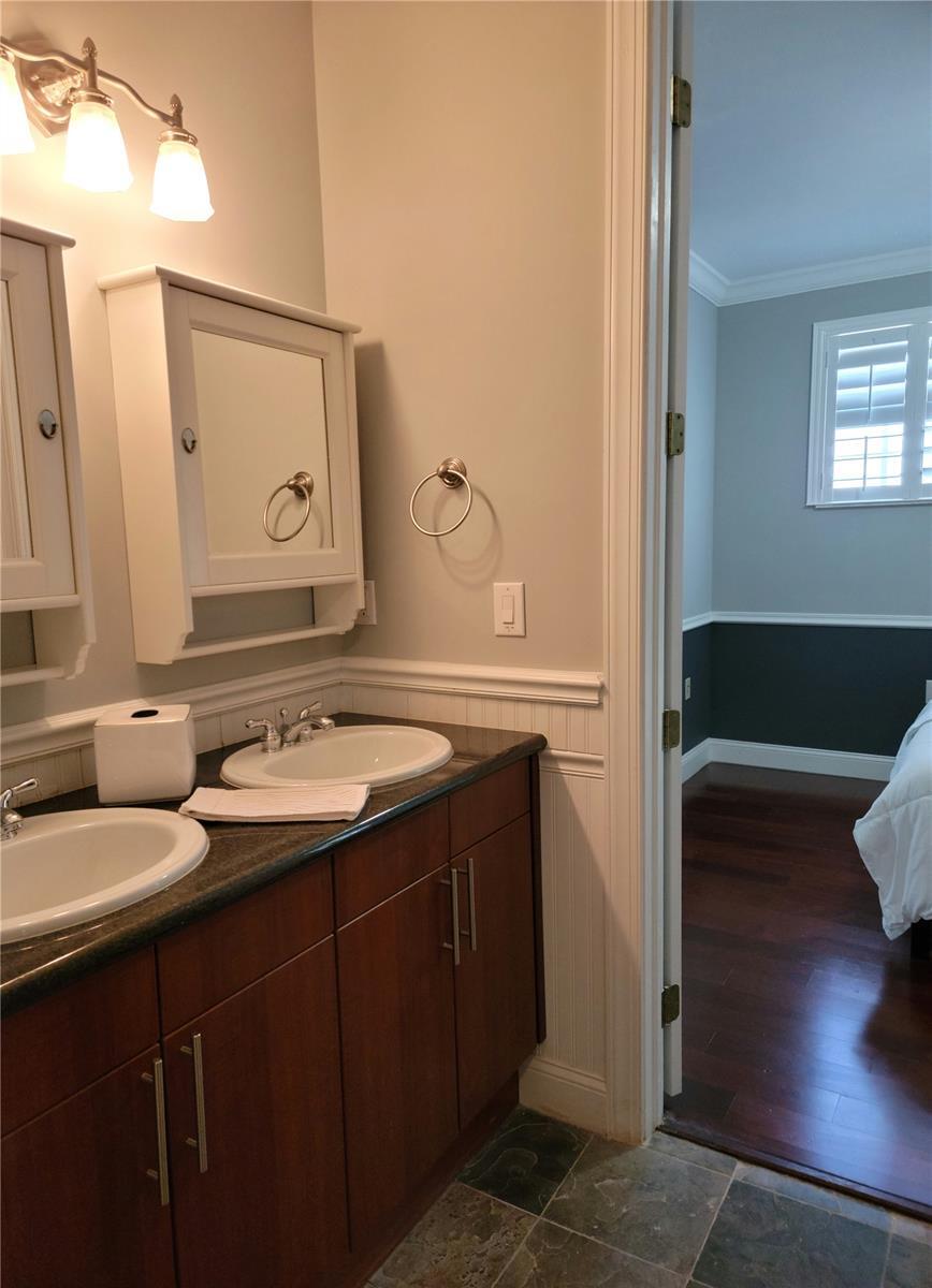 Building Photo - 486 SW 5th St