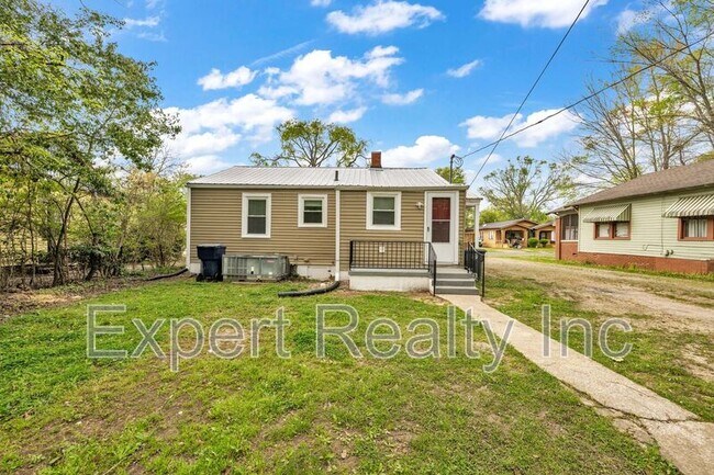 Building Photo - 7119 1st Ave S