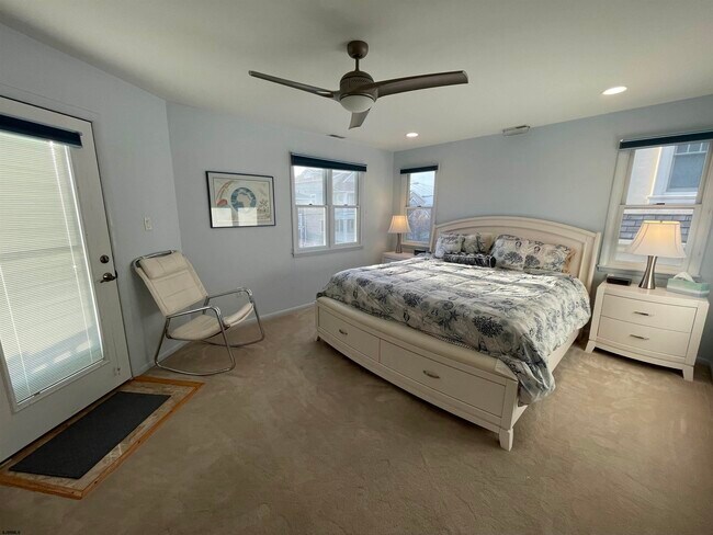 Building Photo - 13 S Kenyon Ave