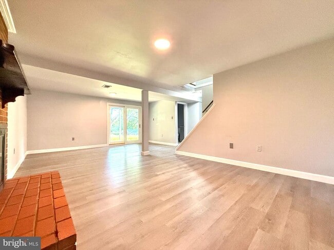 Building Photo - 4537 Kingston Rd