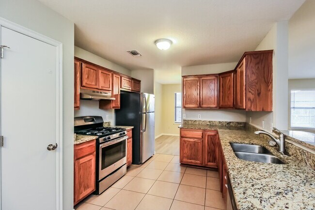 Building Photo - 16 N Greengate Dr