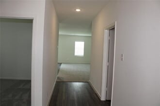 Building Photo - 1665 Hossler Trl