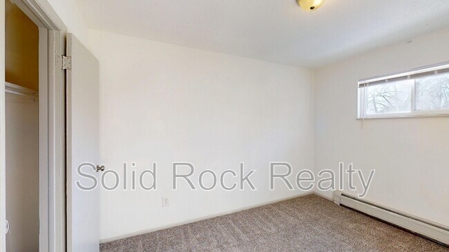 Building Photo - 1411 S Corona Ave