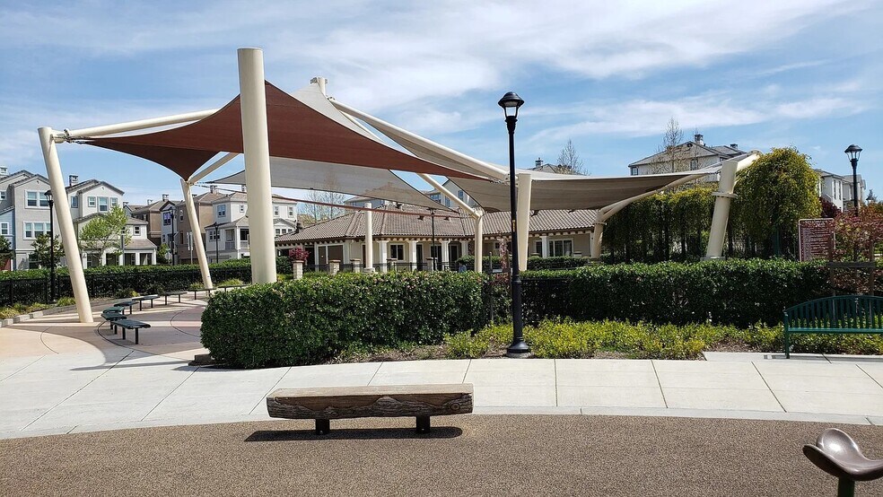 Building Photo - 1438 Cherry Cir