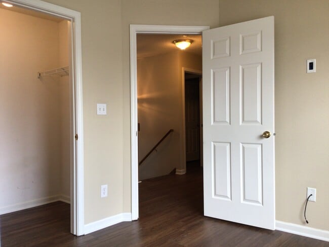 Building Photo - 6036 Draycott Dr