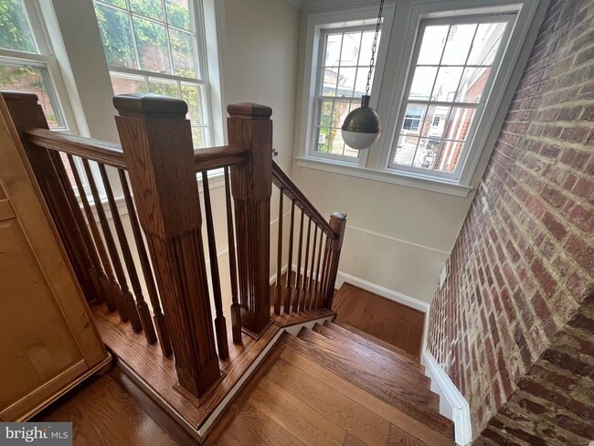 Building Photo - 109 S Columbus St