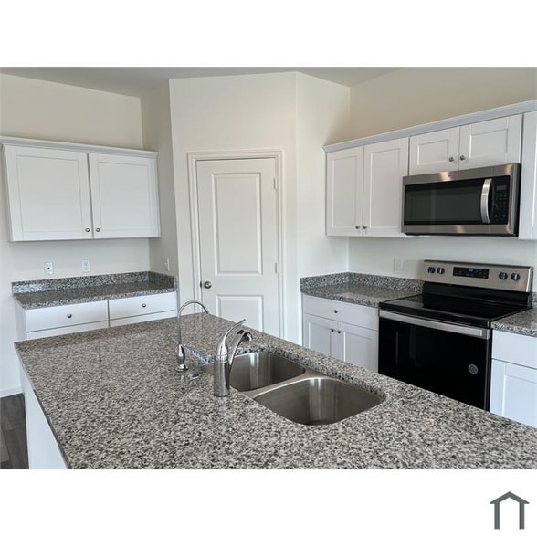 Building Photo - 1073 Long Bay Ct