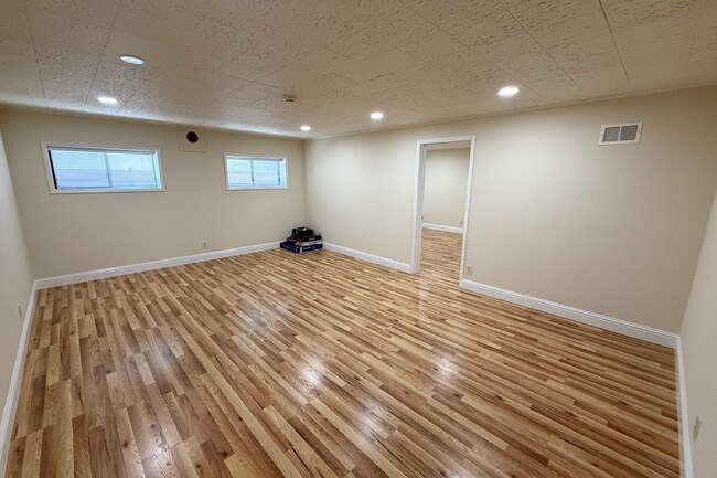 Building Photo - Beautifully Remodeled 4-Bedroom Home with Bonus Family Room & Large Private Yard in South San Fra...