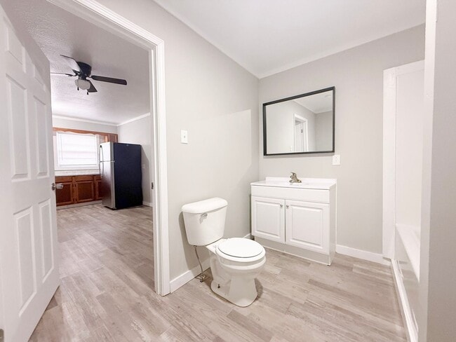 Building Photo - 3-Bedroom Single-Family Home with Hardwood Floors and Carport in Sparta