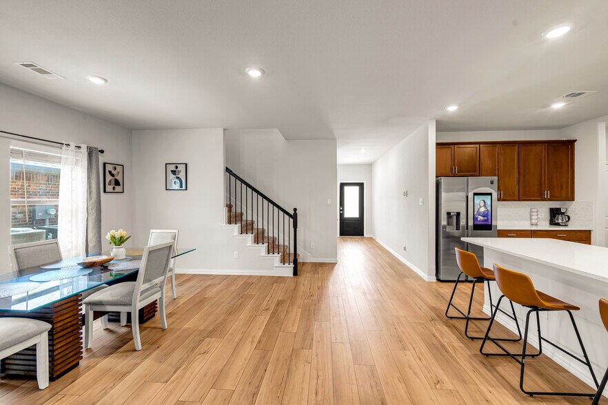 Building Photo - 2104 Bellatrix Dr